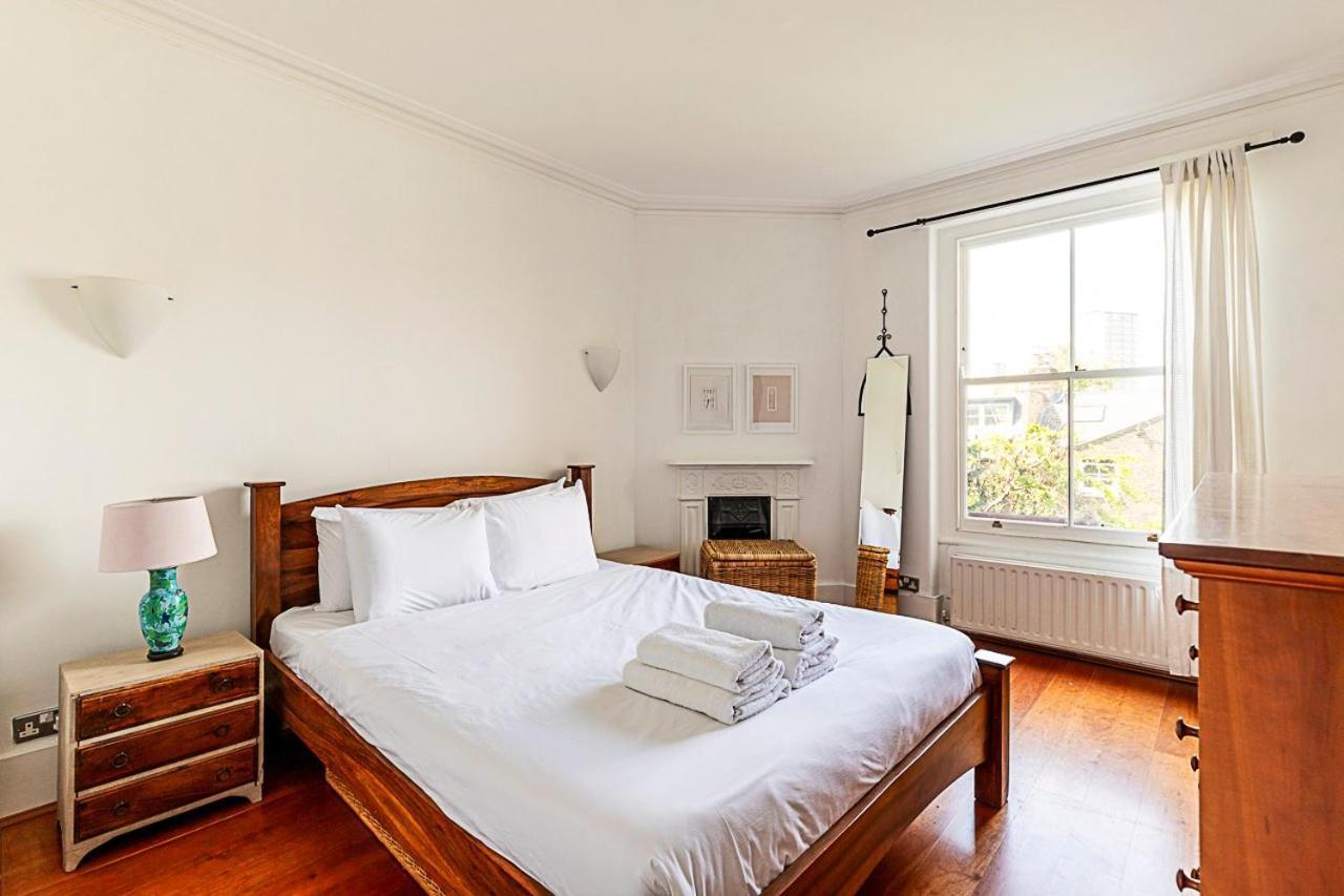 2-bed Charm Near Battersea Park