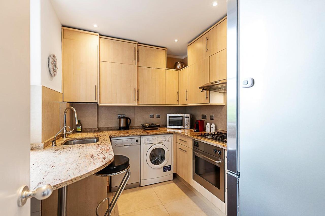 Apartment 2-bed Charm Near Battersea Park London