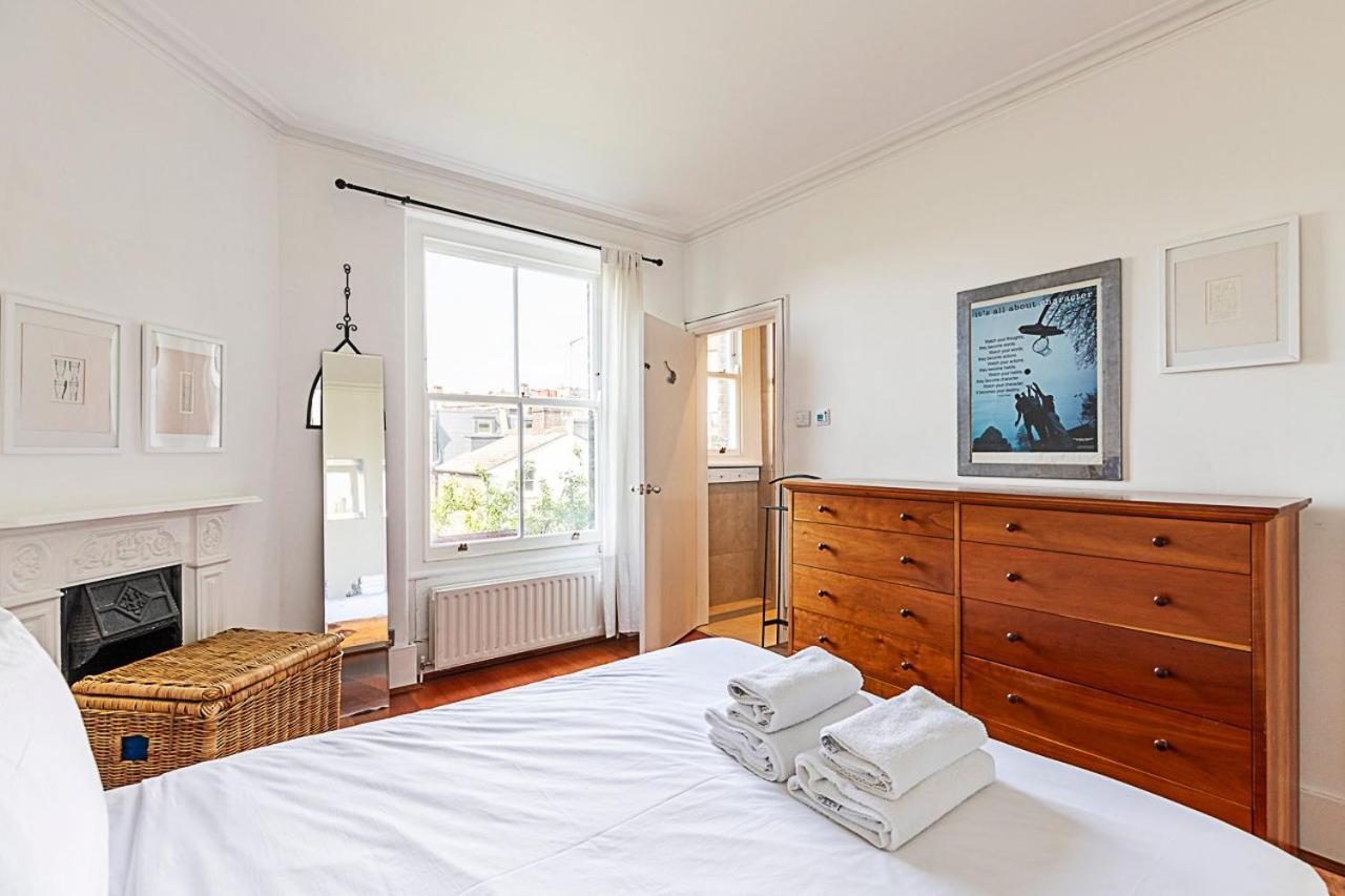 2-bed Charm Near Battersea Park Apartment *